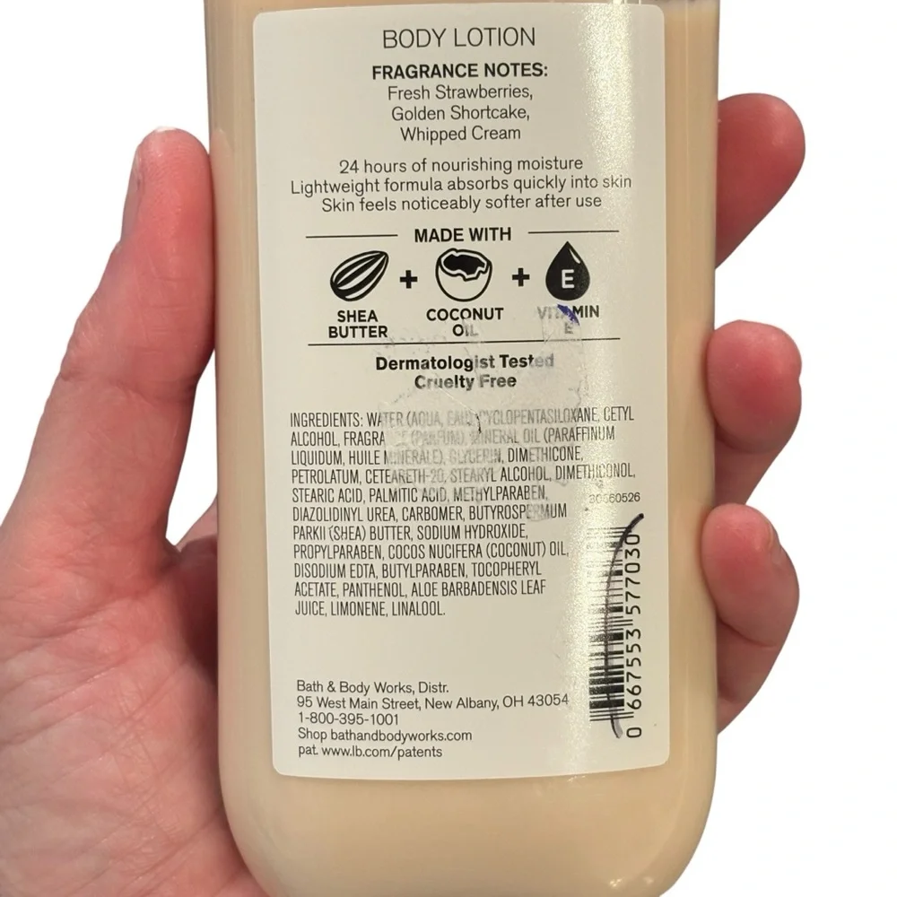Bath & Body Works Strawberry Pound Cake Body Lotion 8 fl oz